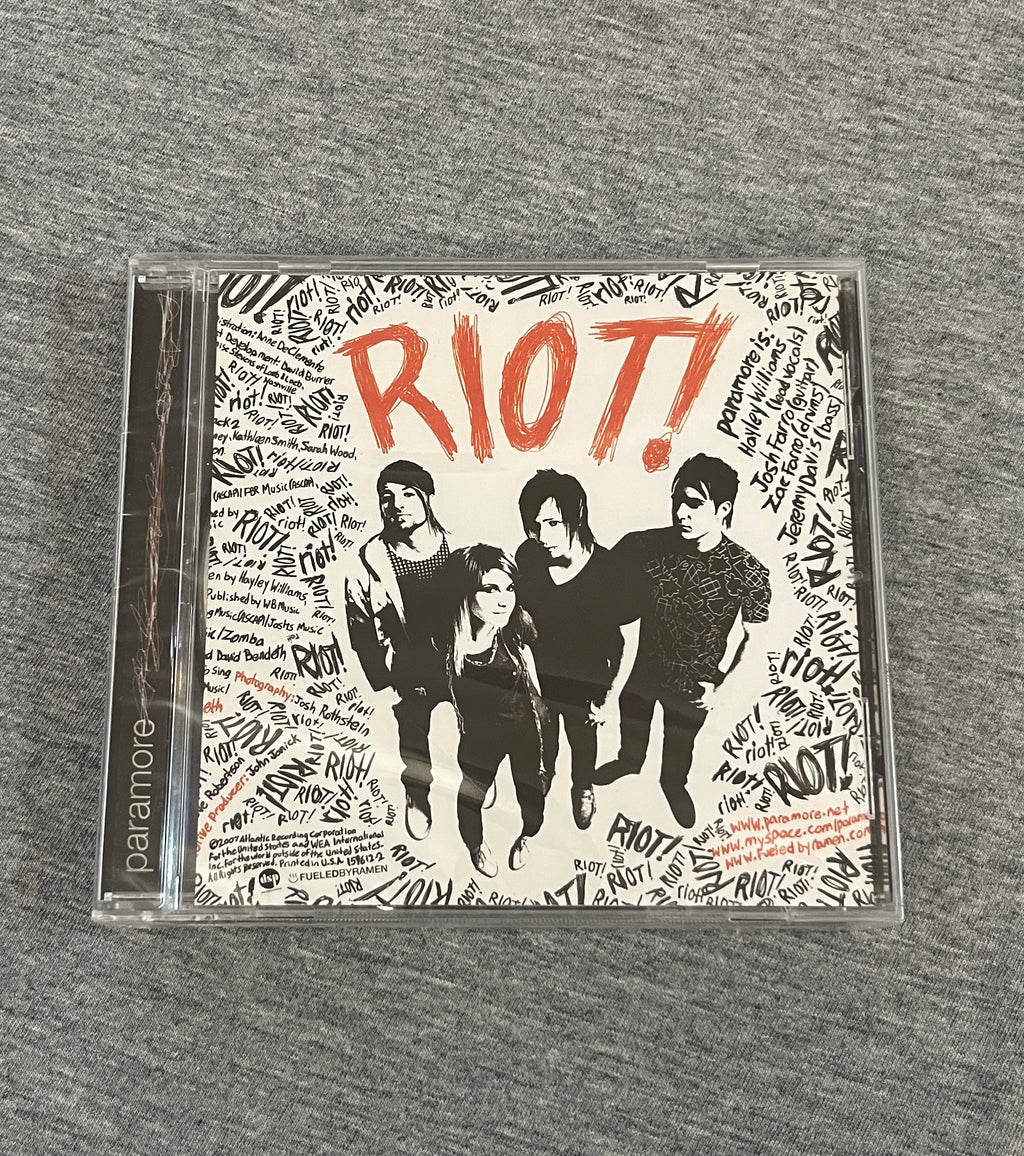 Paramore - Riot!